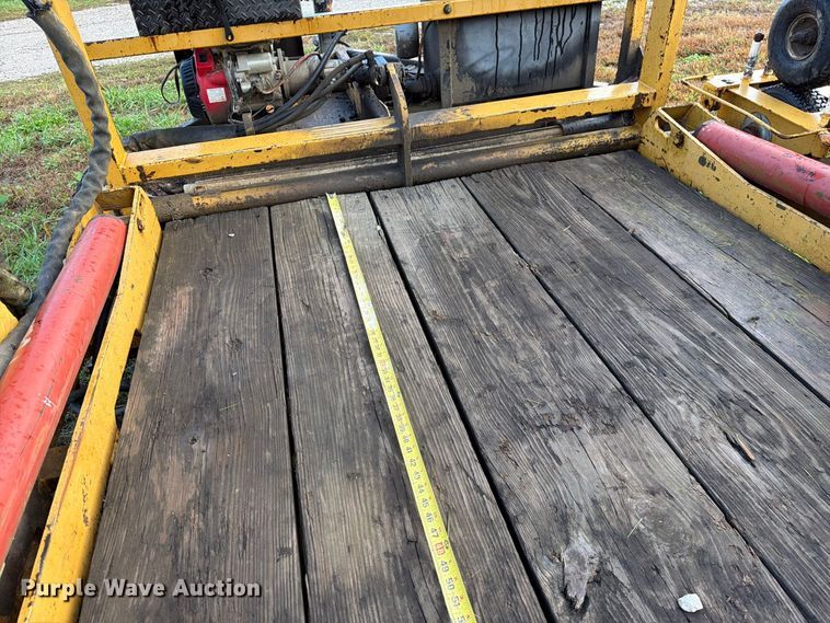 image for item FM6538 2003 Larson reel trailer