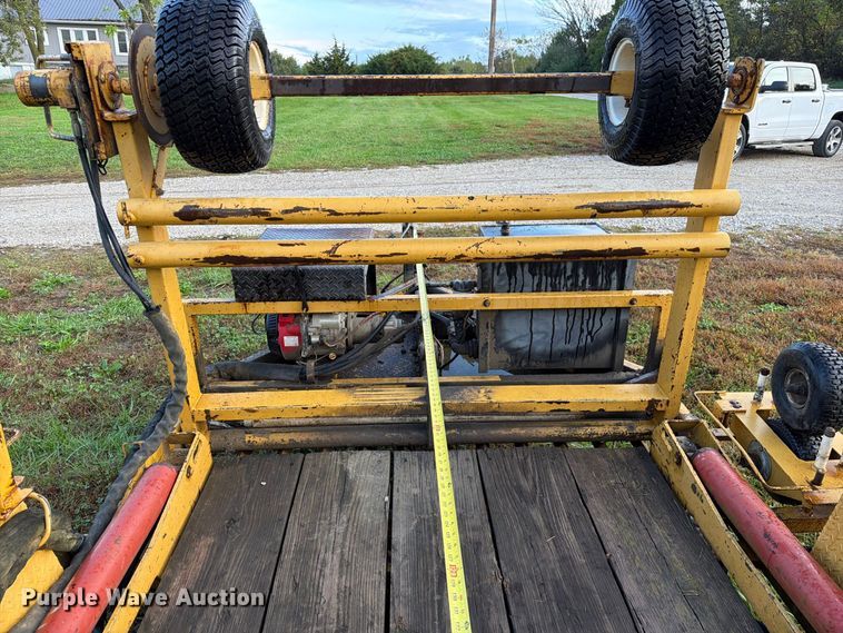 image for item FM6538 2003 Larson reel trailer