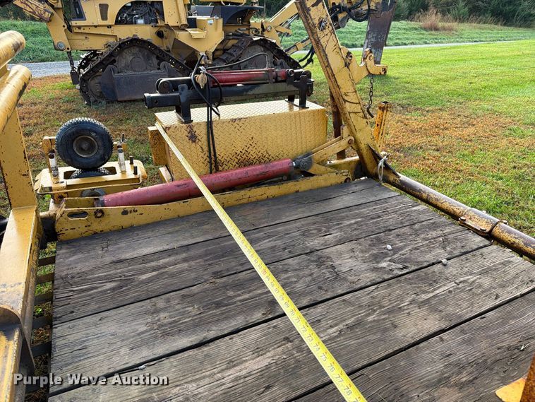 image for item FM6538 2003 Larson reel trailer