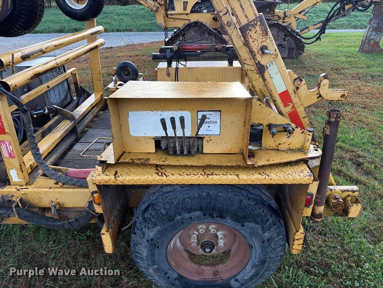 image for item FM6538 2003 Larson reel trailer