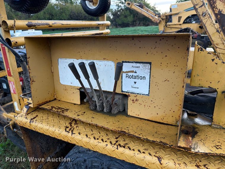 image for item FM6538 2003 Larson reel trailer