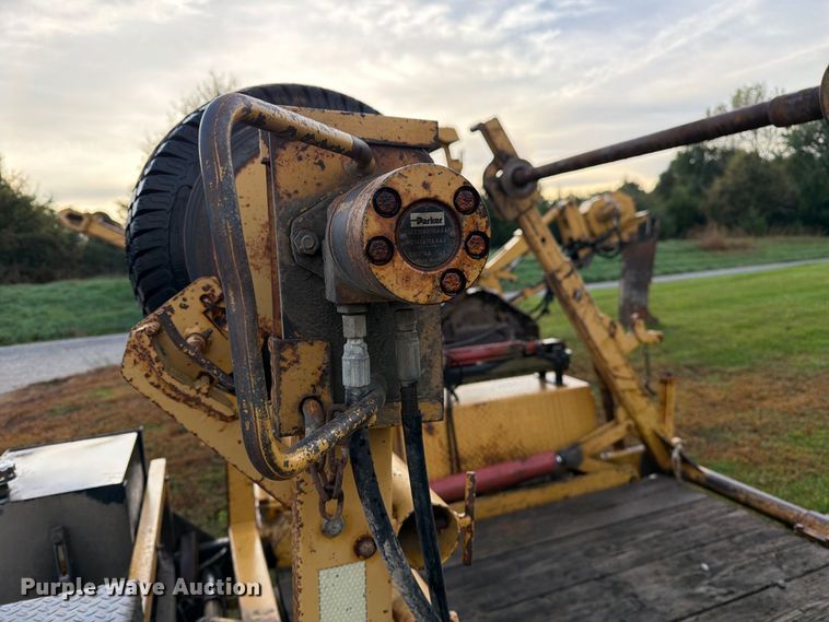 image for item FM6538 2003 Larson reel trailer