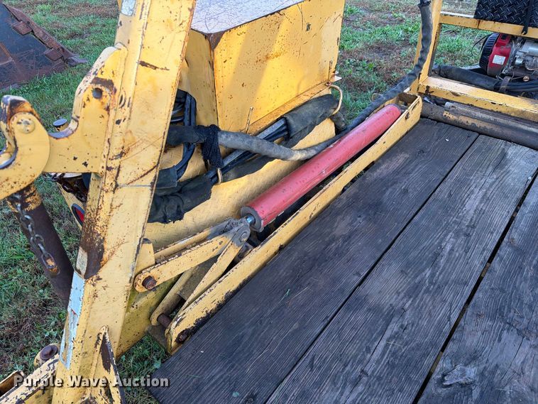 image for item FM6538 2003 Larson reel trailer
