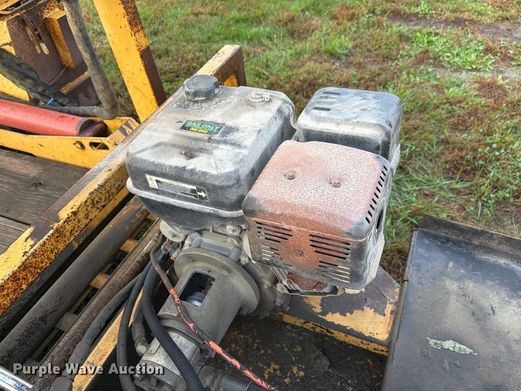 image for item FM6538 2003 Larson reel trailer