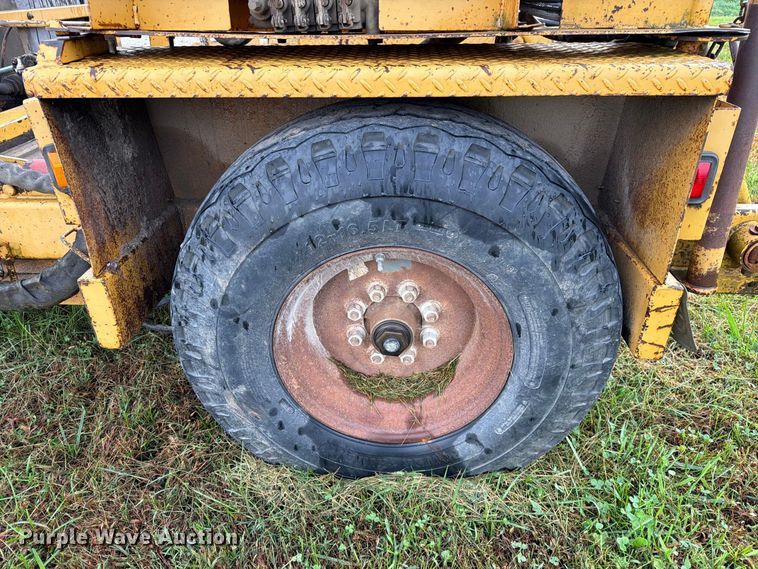 image for item FM6538 2003 Larson reel trailer