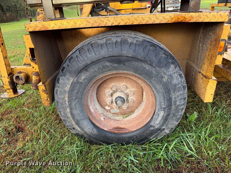 image for item FM6538 2003 Larson reel trailer