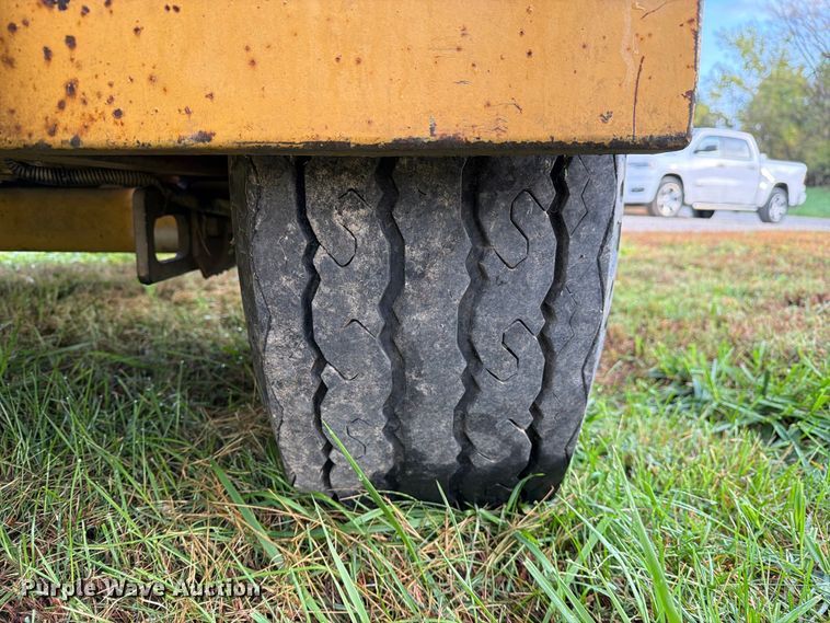 image for item FM6538 2003 Larson reel trailer
