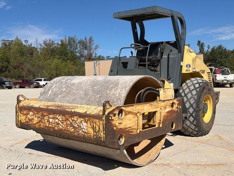 image for item FM6571 2005 Bomag BW 213DH-3 single drum vibratory roller