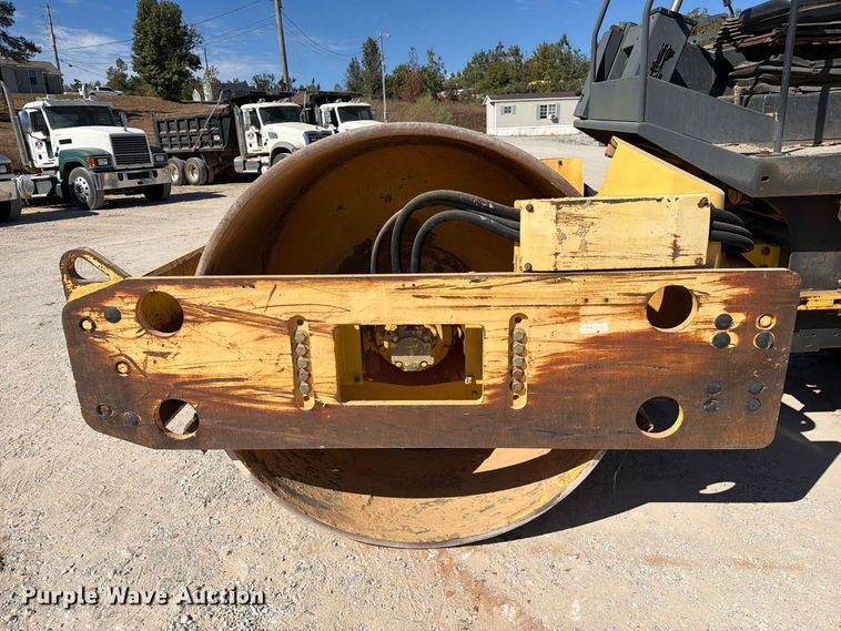 image for item FM6571 2005 Bomag BW 213DH-3 single drum vibratory roller
