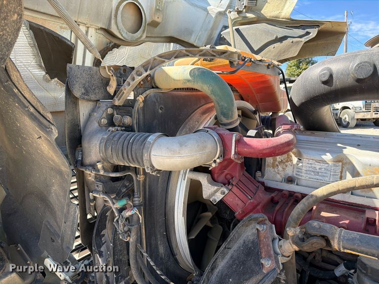 image for item FM6572 2013 Mack CHU613 semi truck
