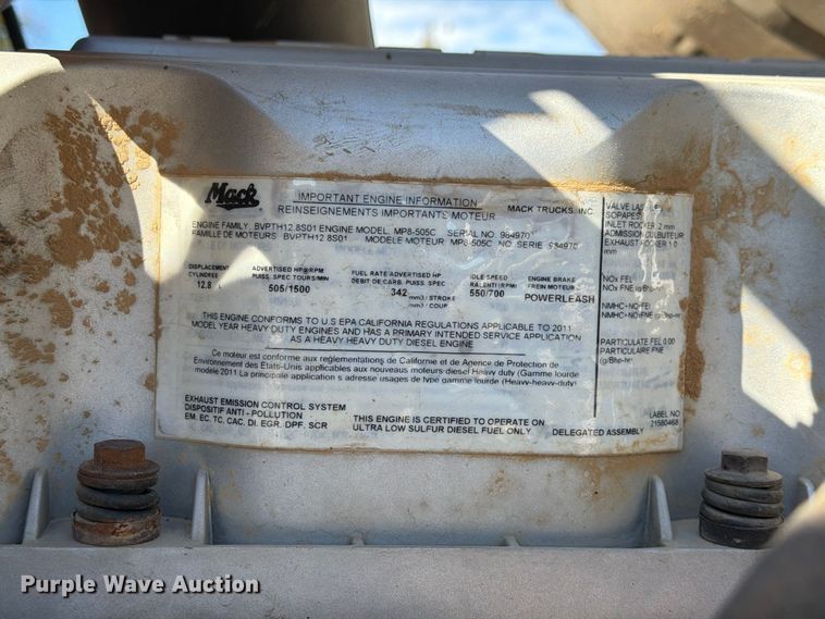 image for item FM6572 2013 Mack CHU613 semi truck