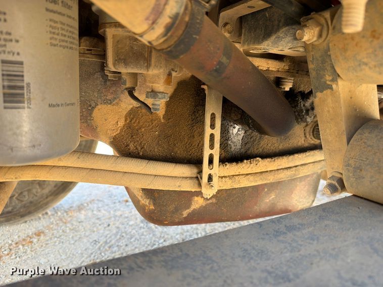 image for item FM6572 2013 Mack CHU613 semi truck