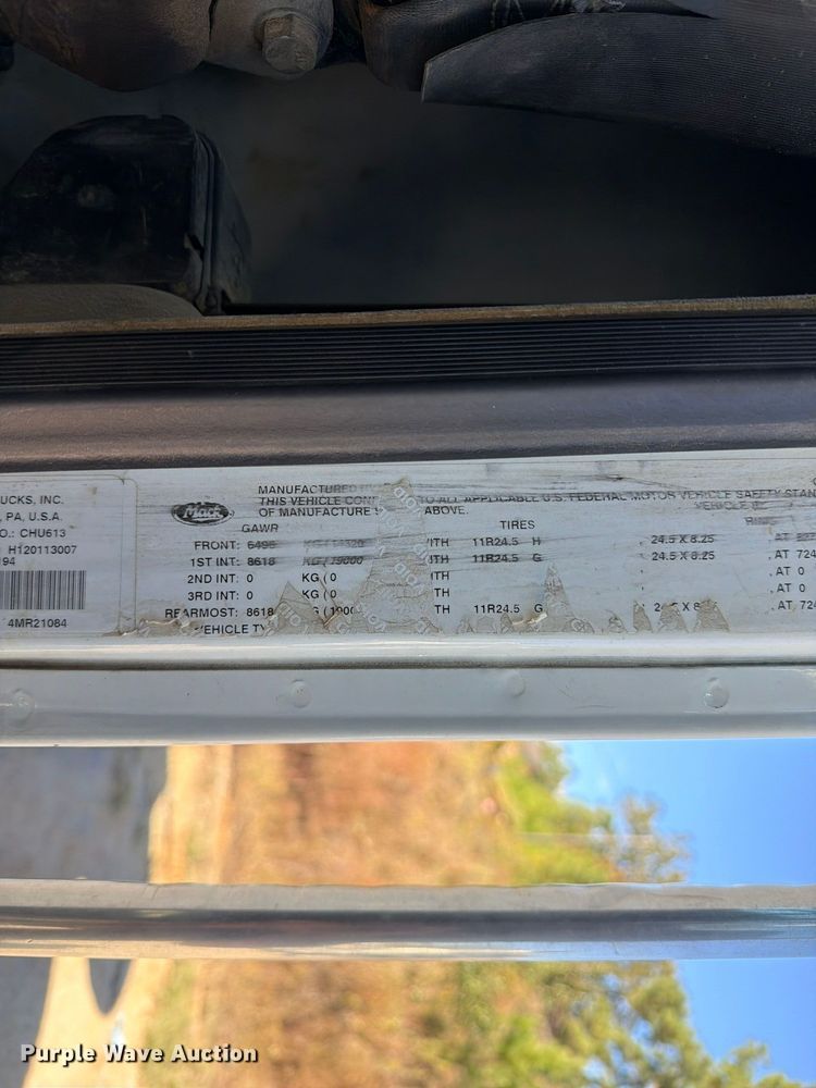image for item FM6572 2013 Mack CHU613 semi truck