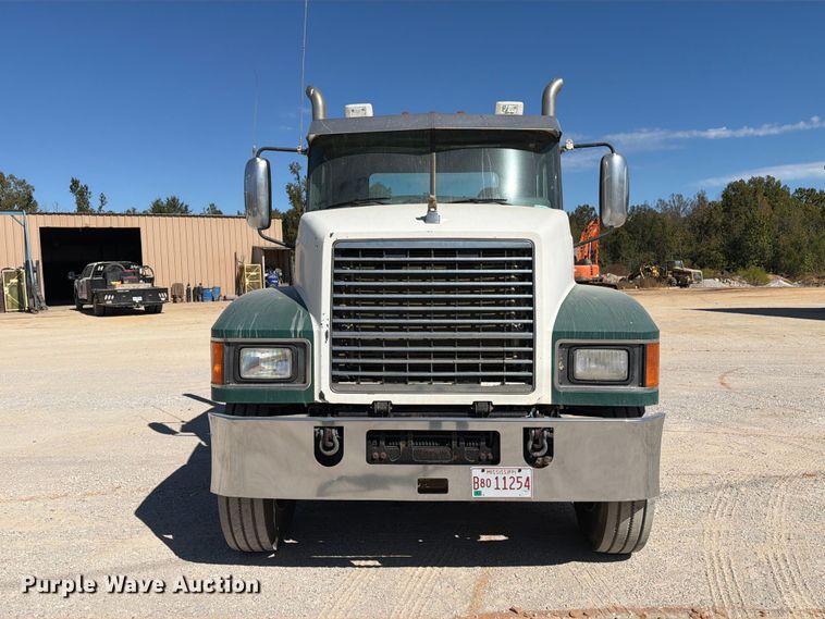 image for item FM6575 2012 Mack CHU613 semi truck