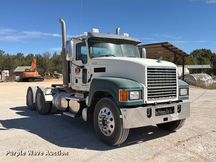 image for item FM6575 2012 Mack CHU613 semi truck