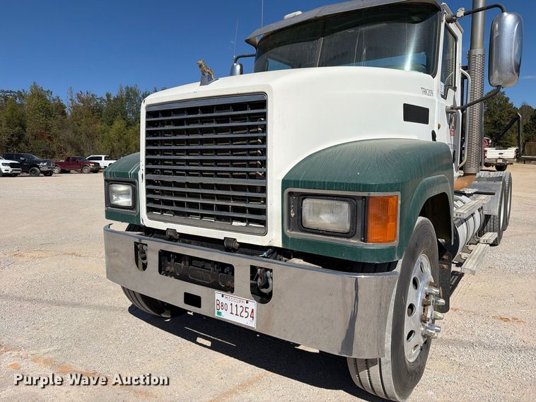 image for item FM6575 2012 Mack CHU613 semi truck