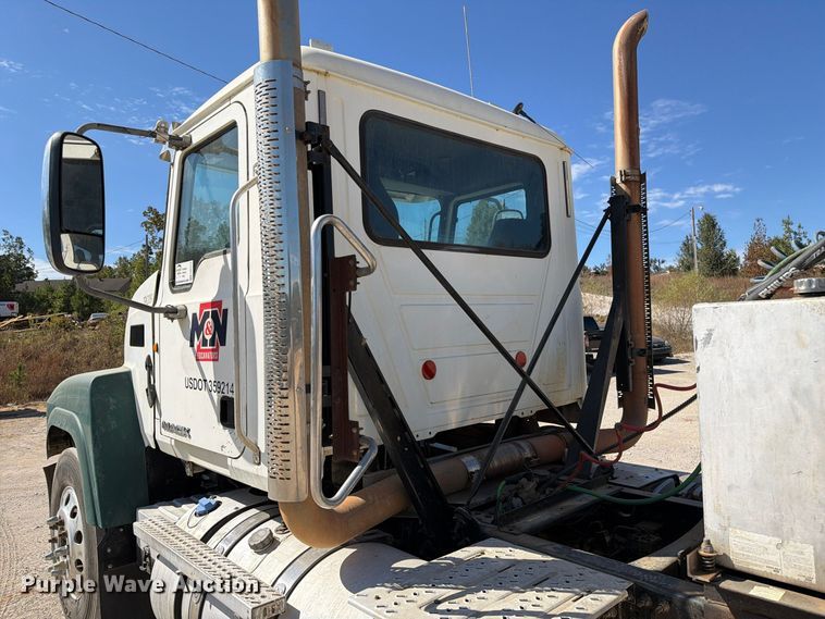 image for item FM6575 2012 Mack CHU613 semi truck