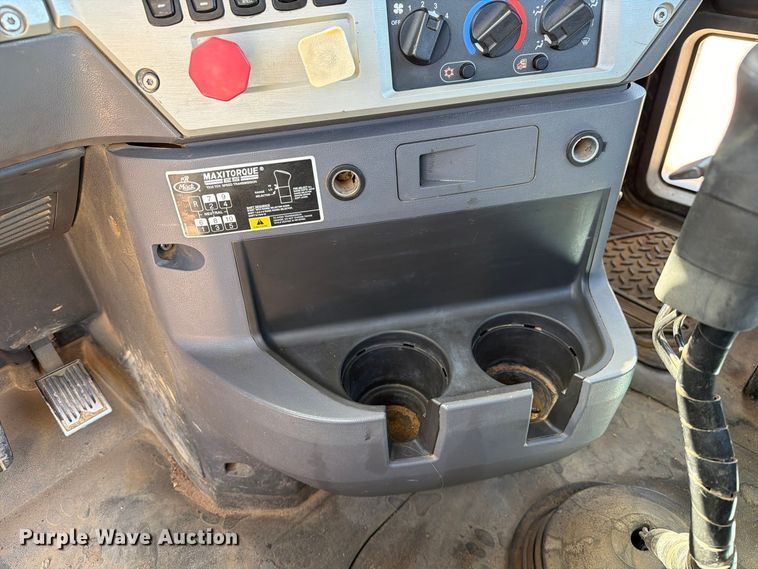 image for item FM6575 2012 Mack CHU613 semi truck