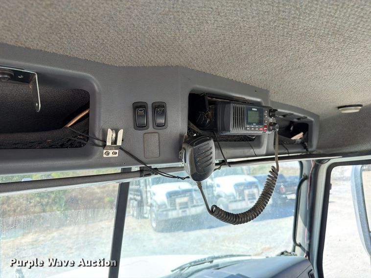 image for item FM6575 2012 Mack CHU613 semi truck