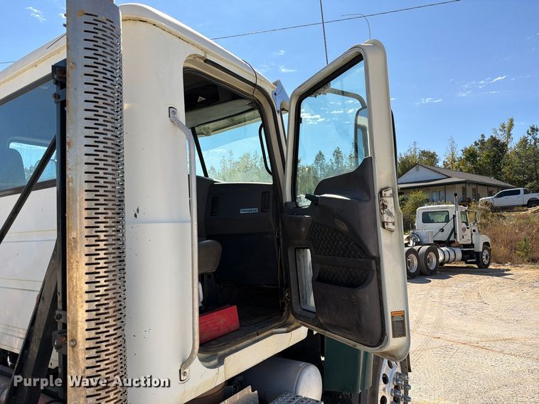 image for item FM6575 2012 Mack CHU613 semi truck