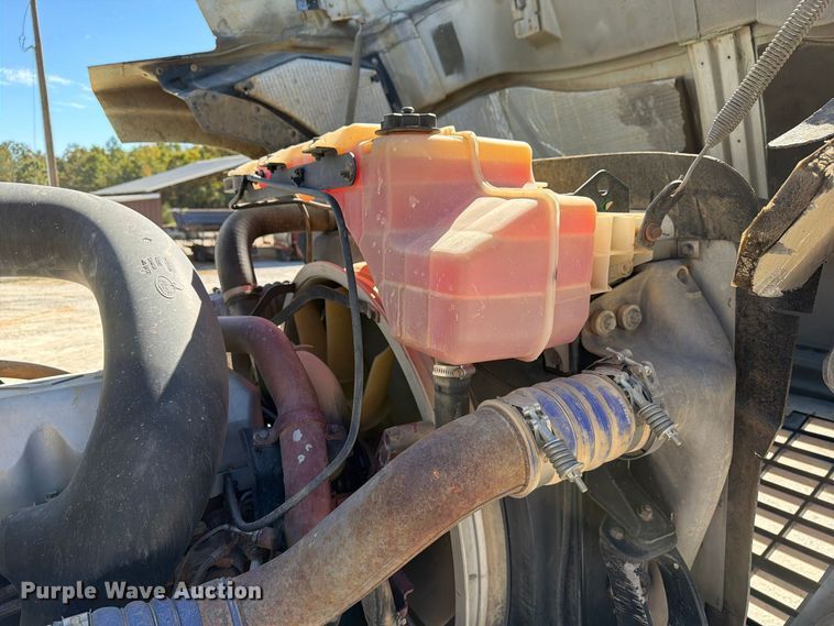 image for item FM6575 2012 Mack CHU613 semi truck
