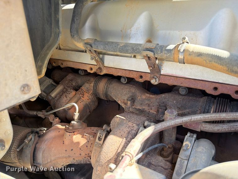 image for item FM6575 2012 Mack CHU613 semi truck
