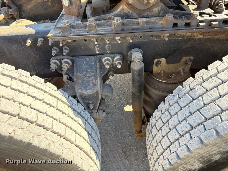 image for item FM6575 2012 Mack CHU613 semi truck