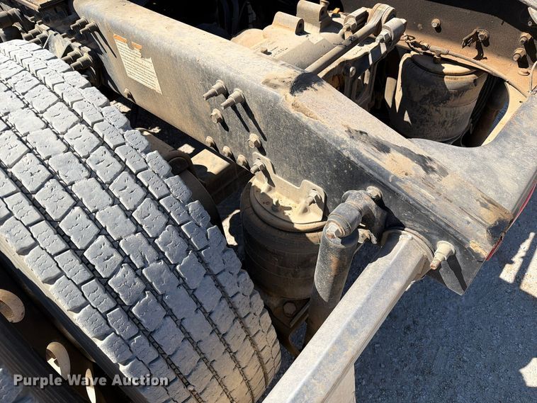 image for item FM6575 2012 Mack CHU613 semi truck