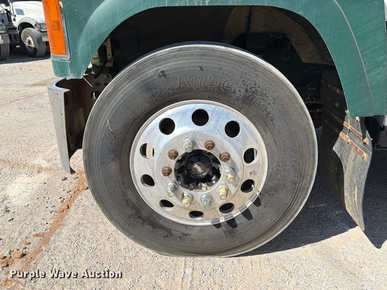image for item FM6575 2012 Mack CHU613 semi truck
