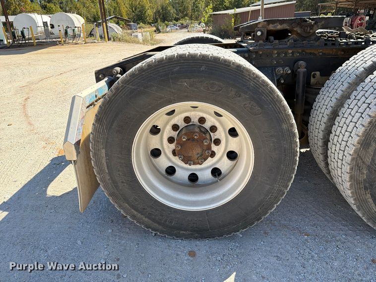 image for item FM6575 2012 Mack CHU613 semi truck