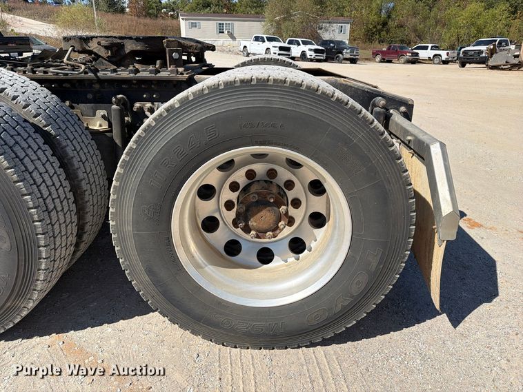 image for item FM6575 2012 Mack CHU613 semi truck
