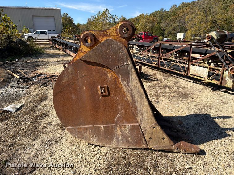image for item FM6588 Bucyrus B240B-30-XD excavator bucket