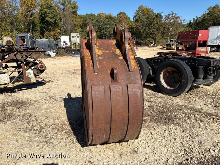 image for item FM6588 Bucyrus B240B-30-XD excavator bucket
