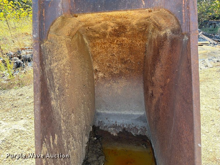 image for item FM6588 Bucyrus B240B-30-XD excavator bucket