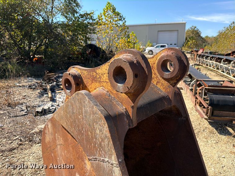 image for item FM6588 Bucyrus B240B-30-XD excavator bucket