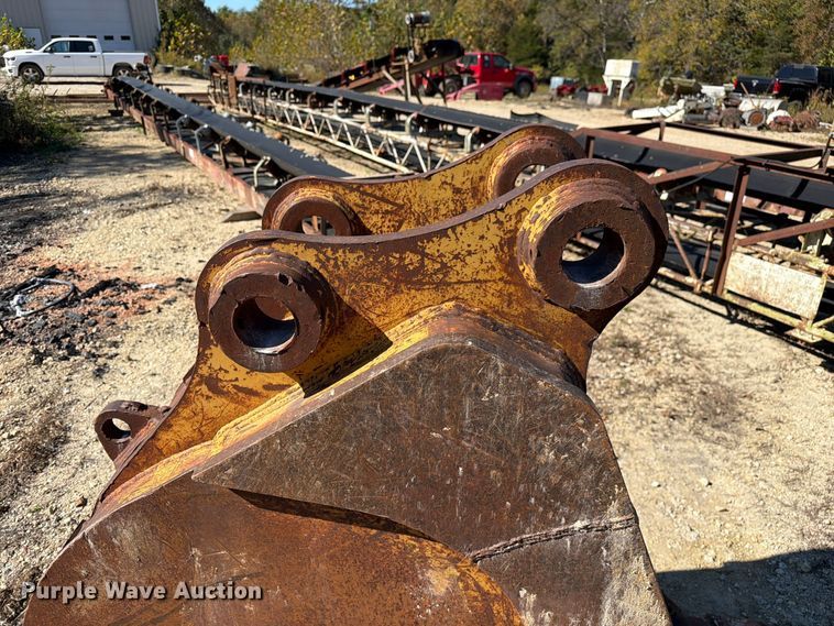 image for item FM6588 Bucyrus B240B-30-XD excavator bucket