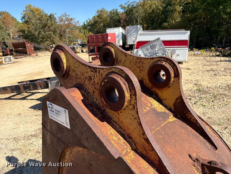 image for item FM6588 Bucyrus B240B-30-XD excavator bucket