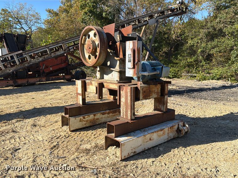 image for item FM6602 Gruendler 1016A jaw crusher