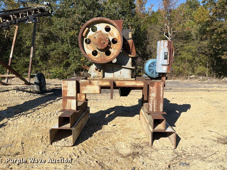 image for item FM6602 Gruendler 1016A jaw crusher