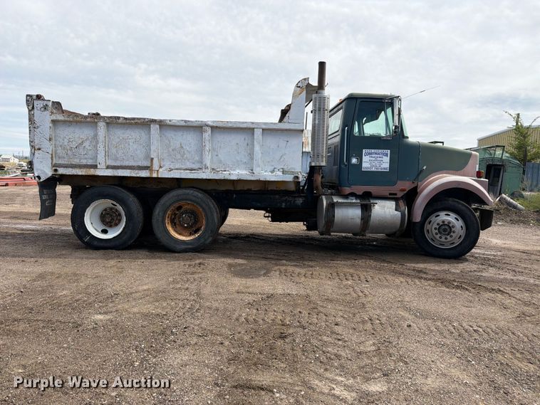 image for item FM7633 1997 White dump truck