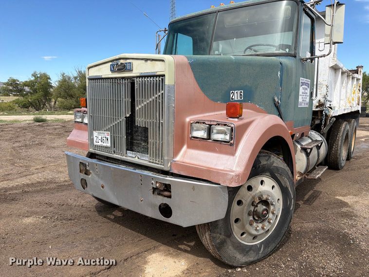 image for item FM7633 1997 White dump truck