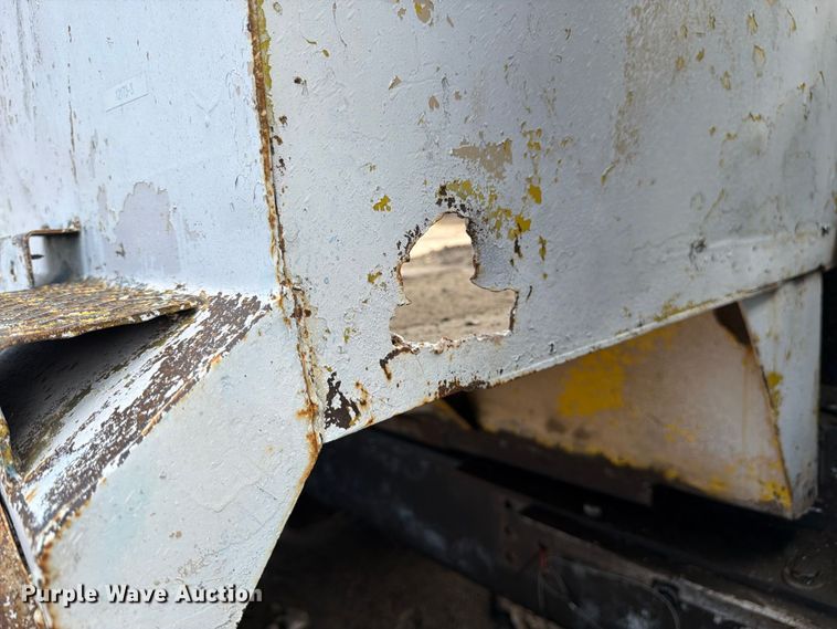 image for item FM7633 1997 White dump truck