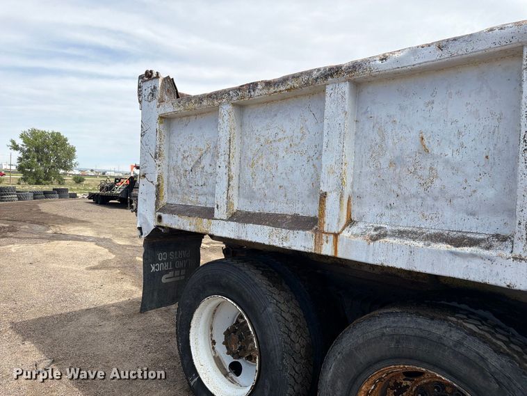 image for item FM7633 1997 White dump truck