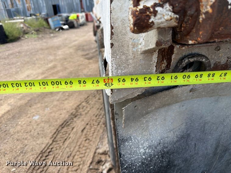 image for item FM7633 1997 White dump truck
