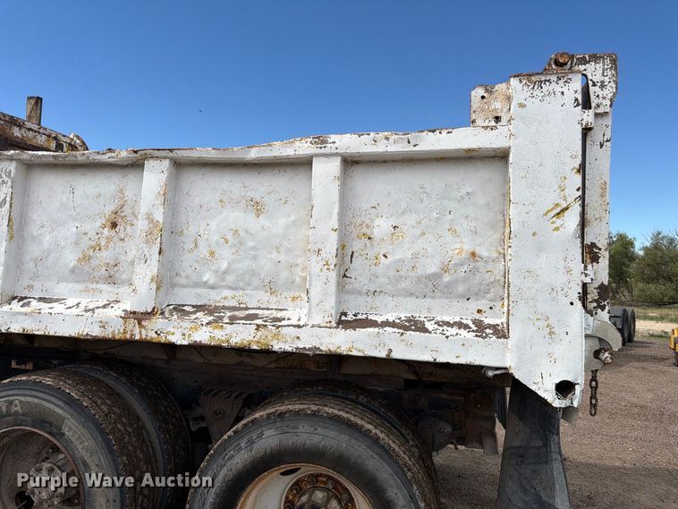 image for item FM7633 1997 White dump truck