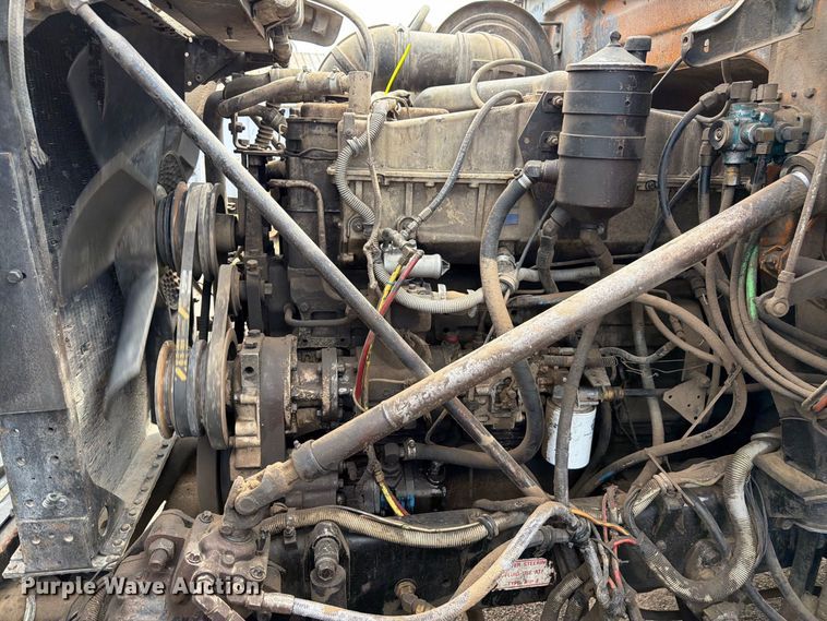 image for item FM7633 1997 White dump truck