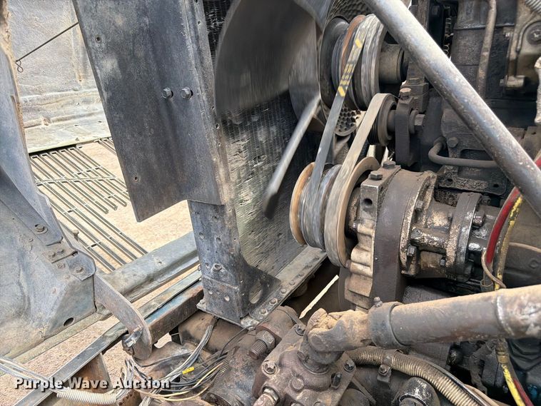 image for item FM7633 1997 White dump truck