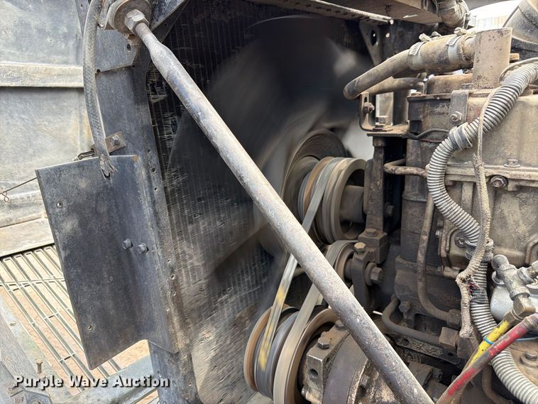 image for item FM7633 1997 White dump truck