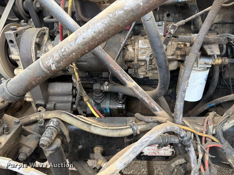 image for item FM7633 1997 White dump truck