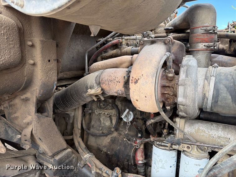 image for item FM7633 1997 White dump truck